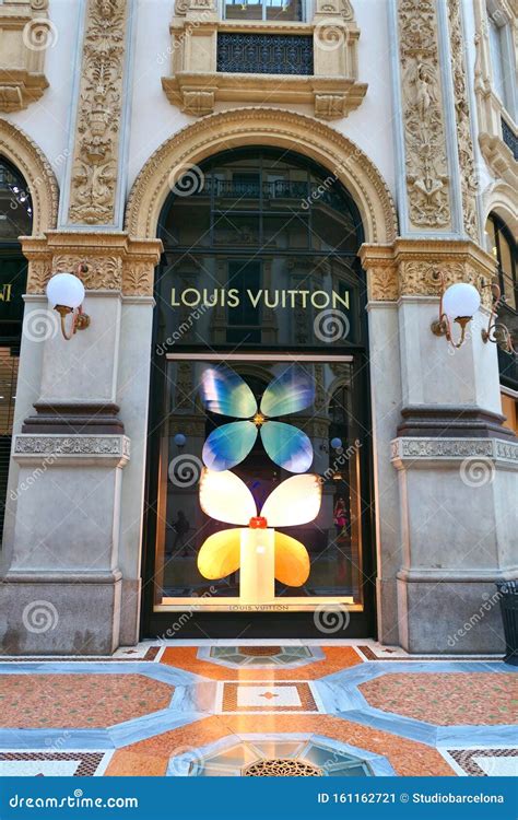 negozio louis vuitton galleria milano|louis vuitton galleria map.